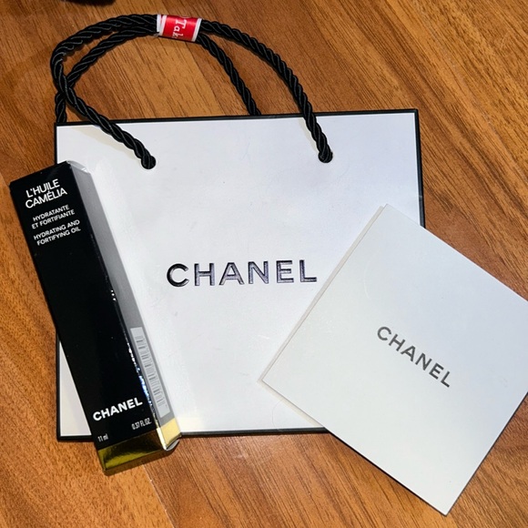 Brand New in Box Chanel L'HUILE CAMÉLIA Hydrating and Fortifying Oil - Picture 2 of 9